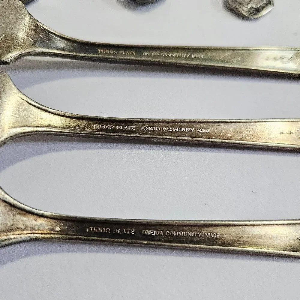 Antique Tudor Plate Oneida Mary Stuart Silver Plate Flatware Set 6 Service 20 Pc